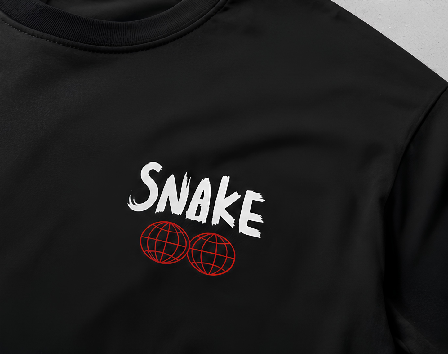 Snake Samurai Graphic T-Shirt – Japanese Streetwear Oversized T-Shirt | Vintage Snake, Rose & Katana Back Print